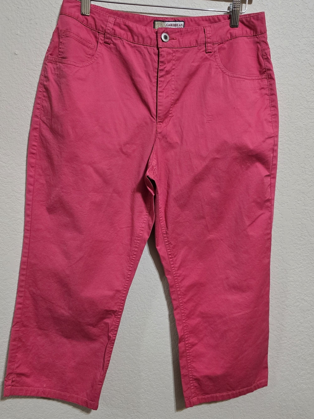 Caribbean Joe Bright Pink Cropped Capri Jeans